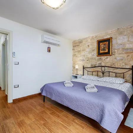 Casa Antignana Villa Tinjan